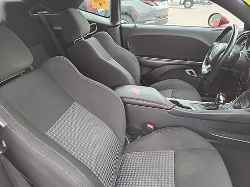Used 2022 Dodge Challenger GT image 12