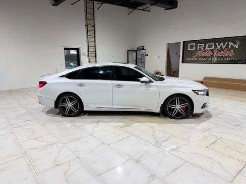 Used 2022 Honda Accord Touring image 6