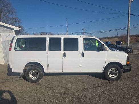 Used 2007 Chevrolet Express 2500 RWD image 9