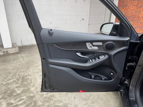 Used 2022 Mercedes-Benz GLC 300 4MATIC w/ Multimedia Package Lite image 10