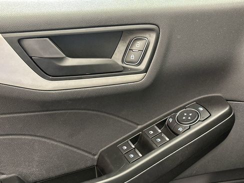 Used 2022 Ford Escape SE w/ Cold Weather Package FWD image 13