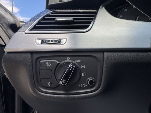 Used 2014 Audi S8 w/ Driver Assistance Package image 10