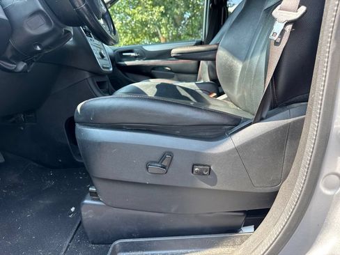 Used 2018 Dodge Grand Caravan GT FWD image 12