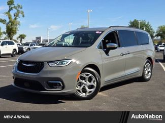 Used 2023 Chrysler Pacifica Limited video 1