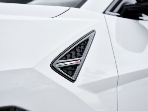 Used 2022 Lamborghini Urus image 8
