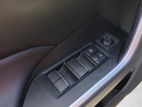 Used 2023 Toyota RAV4 XLE w/ Convenience Package FWD image 12