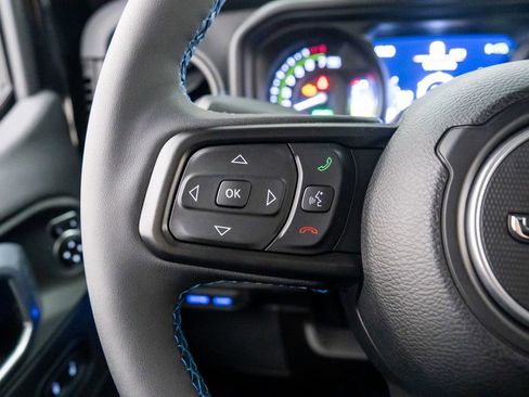 Used 2024 Jeep Wrangler Unlimited Rubicon 4xe image 31