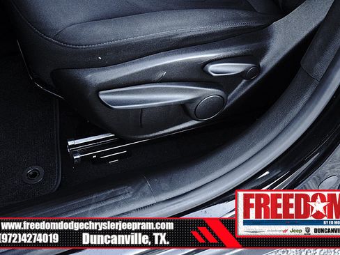 Used 2020 Jeep Renegade Latitude FWD image 37