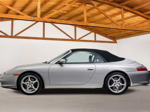Used 2003 Porsche 911 Carrera RWD image 3
