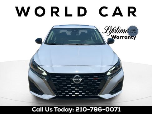 Used 2025 Nissan Altima 2.5 SR w/ SR Premium Package FWD image 8