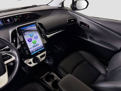 Used 2018 Toyota Prius Prime Advanced image 23