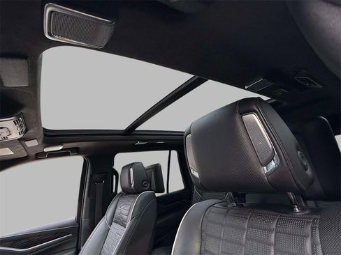Used 2023 Cadillac Escalade V image 23