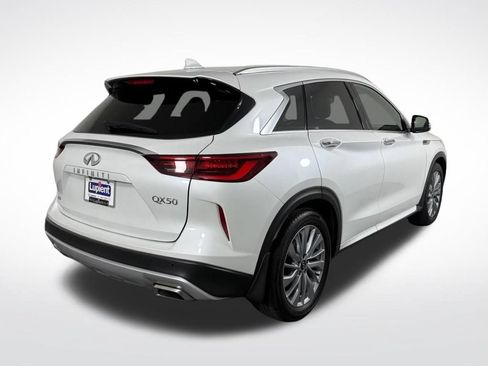 Used 2023 INFINITI QX50 Luxe AWD/4WD image 4