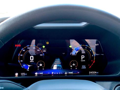 Used 2024 Chevrolet Colorado W/T image 16