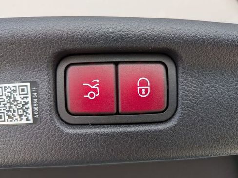 Used 2024 Mercedes-Benz C 300 4MATIC Sedan image 34