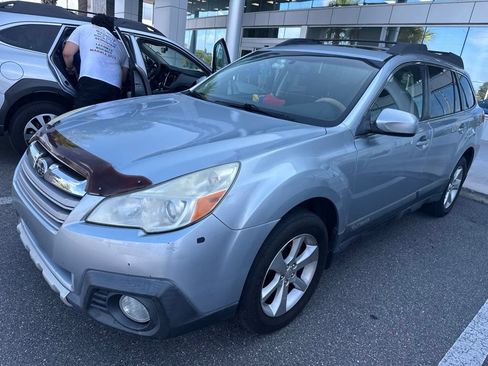 Used 2014 Subaru Outback 2.5i Limited w/ Moonroof Package AWD/4WD image 1
