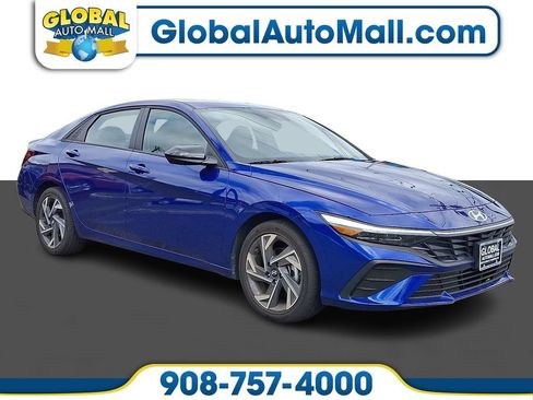 Used 2025 Hyundai Elantra Sport FWD image 1
