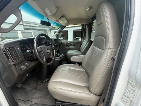 Used 2022 Chevrolet Express 3500 Extended w/ Driver Convenience Package RWD image 8