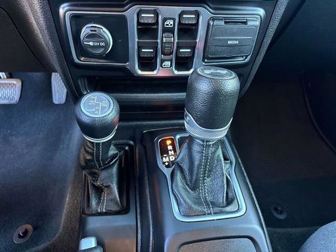 Used 2024 Jeep Wrangler Unlimited Sahara image 26