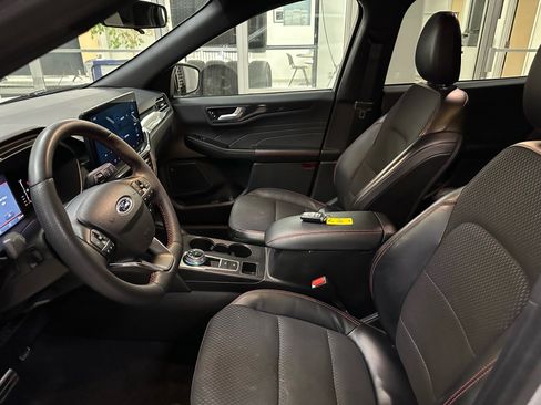 Certified 2023 Ford Escape ST-Line w/ Tech Pack #1 image 17