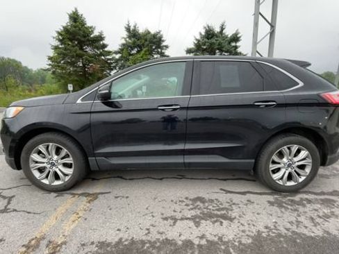 Certified 2022 Ford Edge Titanium AWD/4WD image 5