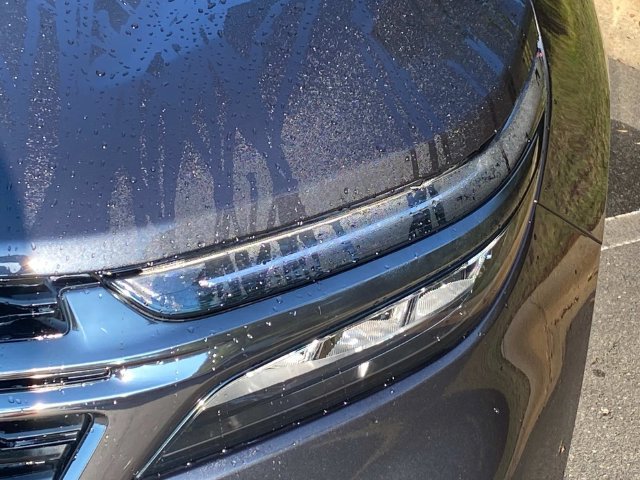 Used 2022 Chevrolet Equinox RS w/ Infotainment Package FWD image 5