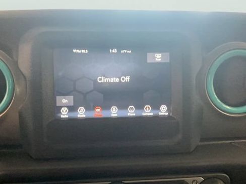 Used 2018 Jeep Wrangler Unlimited Sport S AWD/4WD image 23