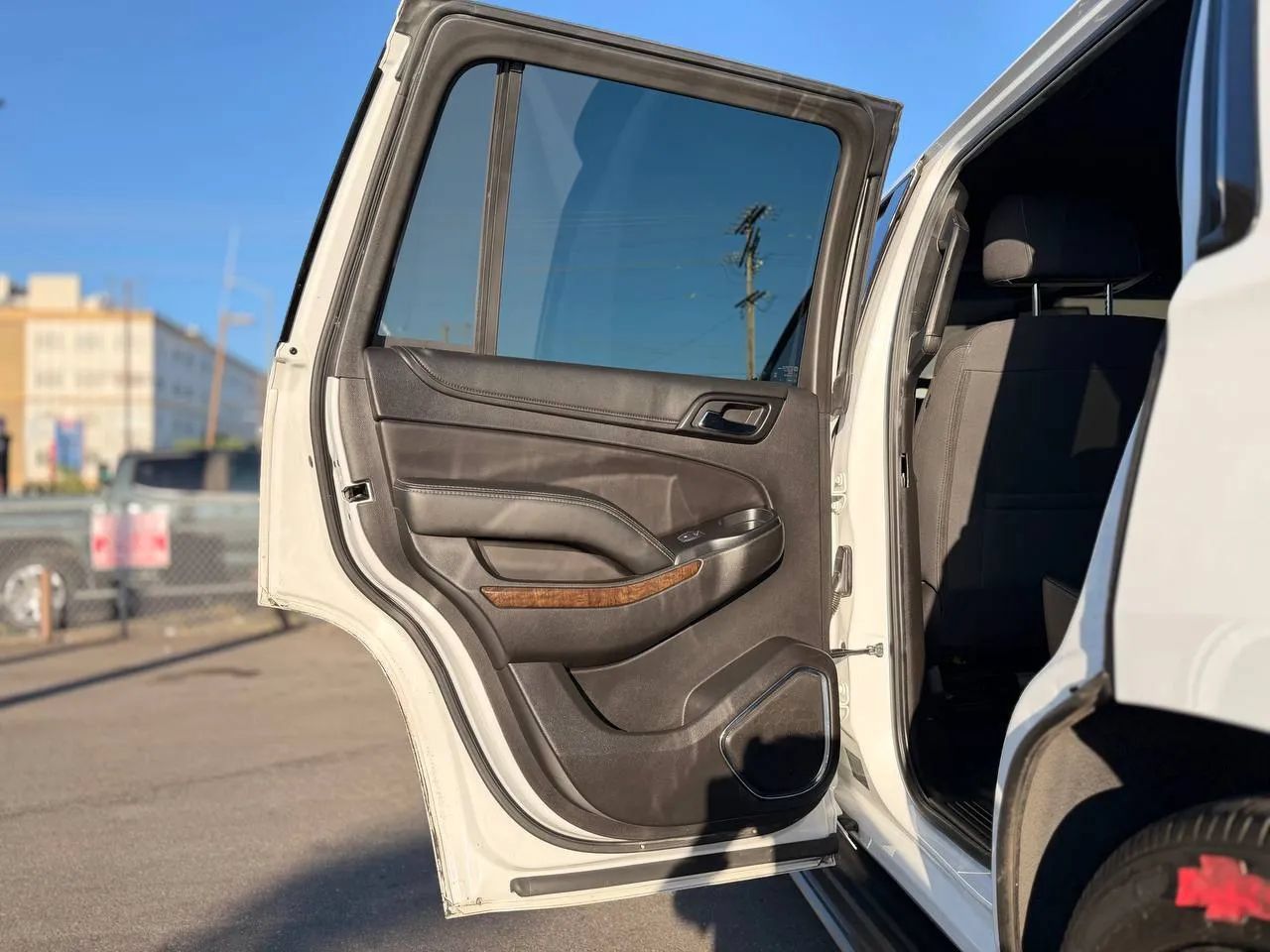 Used 2018 Chevrolet Tahoe 4WD image 26
