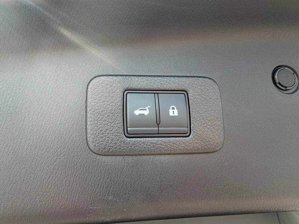 Used 2024 Nissan Armada Platinum w/ Cargo Package AWD/4WD image 39