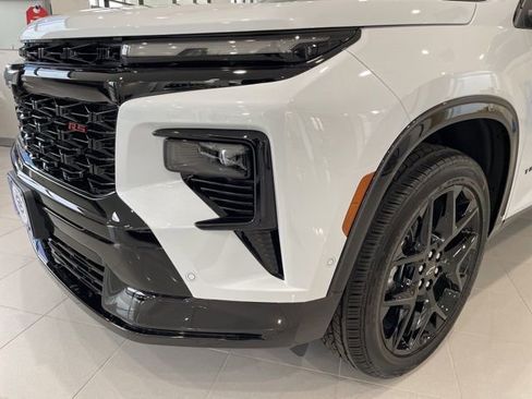 New 2026 Chevrolet Traverse RS w/ LPO, Floor Liner Package image 9