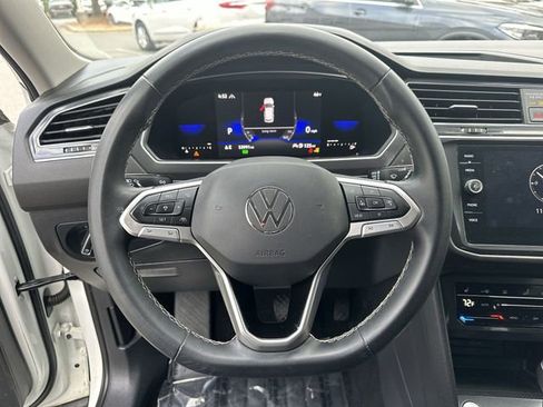 Certified 2022 Volkswagen Tiguan SE image 14