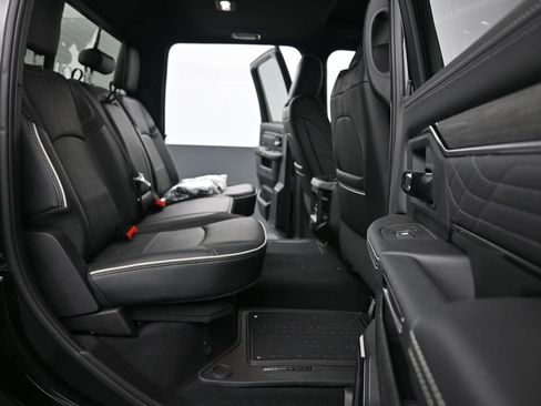 New 2026 RAM 2500 Limited AWD/4WD image 15
