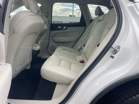 Certified 2023 Volvo XC60 B5 Plus w/ Climate Package image 18