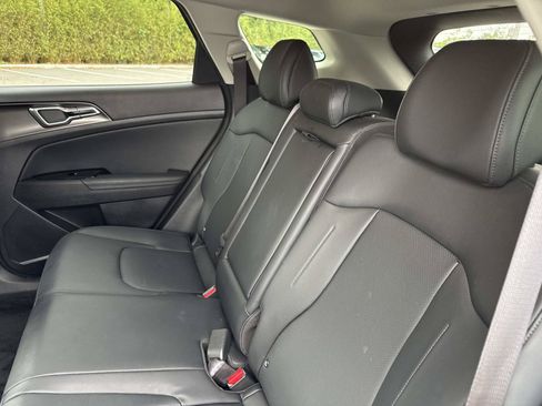 Used 2024 Kia Sportage EX AWD/4WD image 11