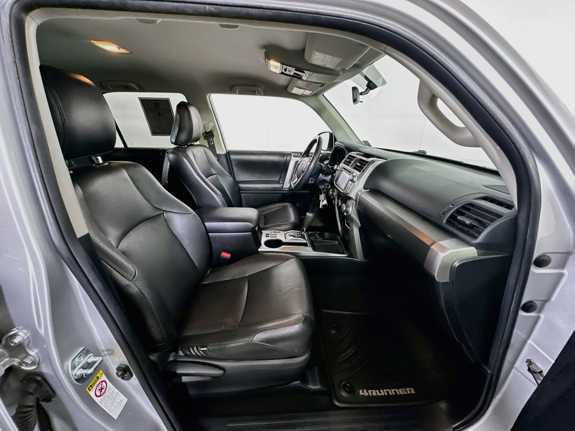 Used 2014 Toyota 4Runner SR5 RWD image 32