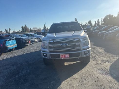 Used 2016 Ford F150 Platinum w/ Equipment Group 701A Luxury image 8