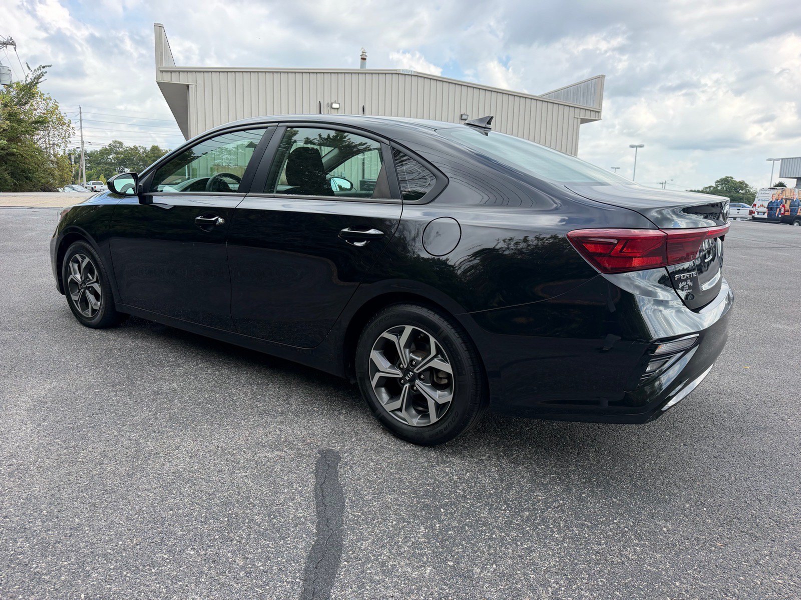 Used 2020 Kia Forte LXS FWD image 9