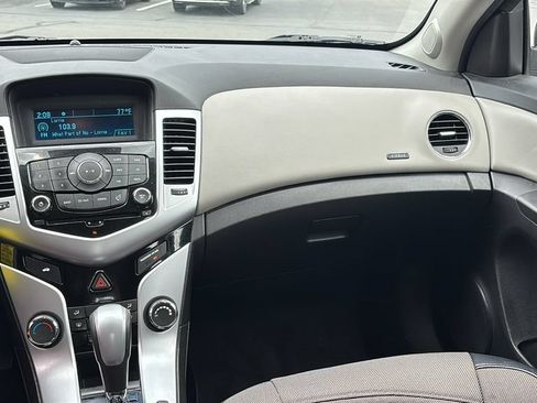 Used 2015 Chevrolet Cruze LT FWD image 8