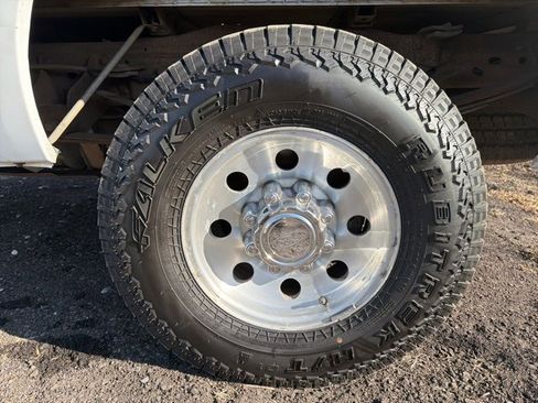 Used 2000 Ford F250 4x4 Regular Cab Super Duty image 10