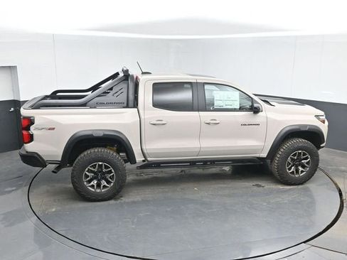 New 2026 Chevrolet Colorado Z71 w/ Midnight Edition AWD/4WD image 39