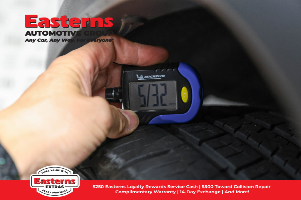 Used 2021 Jeep Grand Cherokee Laredo AWD/4WD image 29