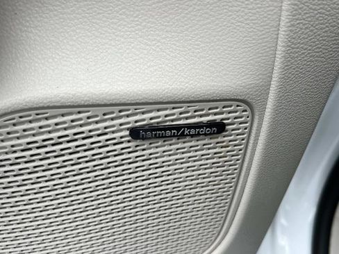 Used 2022 Chrysler Pacifica Limited image 15