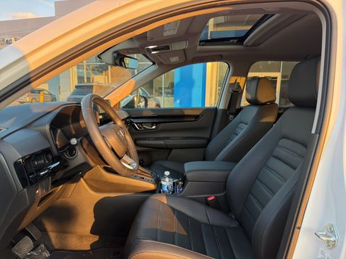 Used 2026 Honda CR-V EX-L image 2