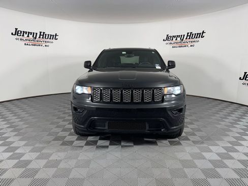 Used 2019 Jeep Grand Cherokee Altitude image 7