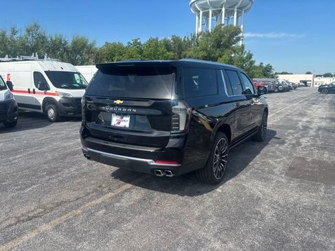 Used 2026 Chevrolet Suburban High Country AWD/4WD image 10