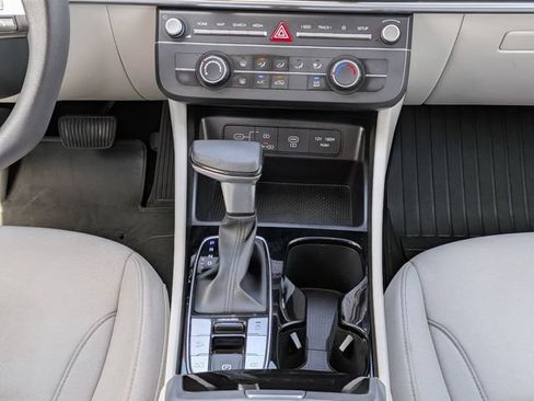 Used 2025 Hyundai Tucson SE FWD image 18