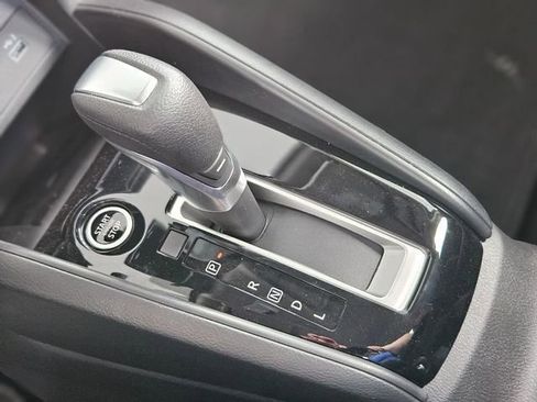 New 2025 Nissan Versa SR w/ Trunk Package image 20