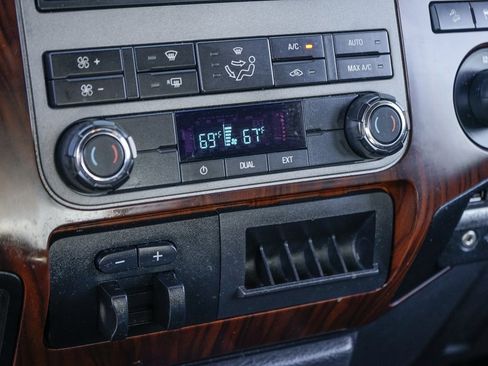 Used 2012 Ford F350 Lariat w/ Chrome Pkg image 28