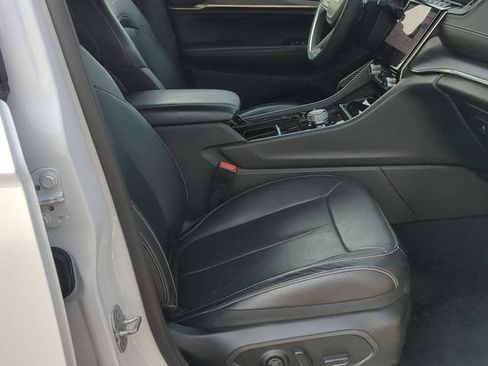 Used 2023 Jeep Grand Cherokee Overland AWD/4WD image 20