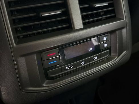 Used 2023 Volkswagen Atlas SE FWD image 27